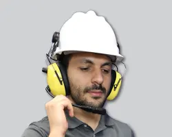 worker wearing the bullard bcx system